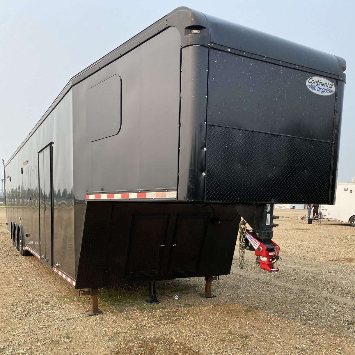 Shocker Gooseneck Air Hitch for Continental Cargo Trailers