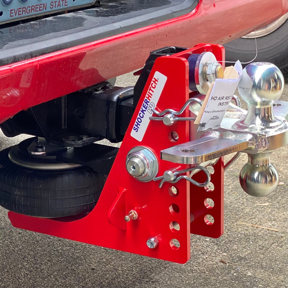 Shocker HD Air Hitch - Combo Sway Bar Tab Installed