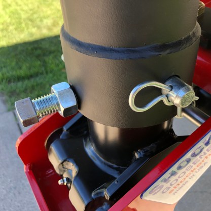 Goose Air Quickly Secures to Gooseneck Box with Hitch Pin & Set Bolt