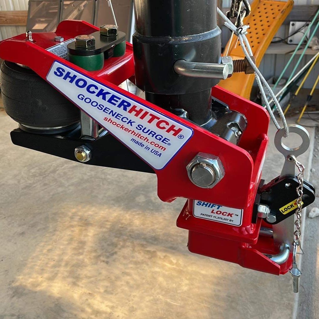 zzShocker Gooseneck Air Hitch & Coupler Installed (Round Stem - Angled Pin)