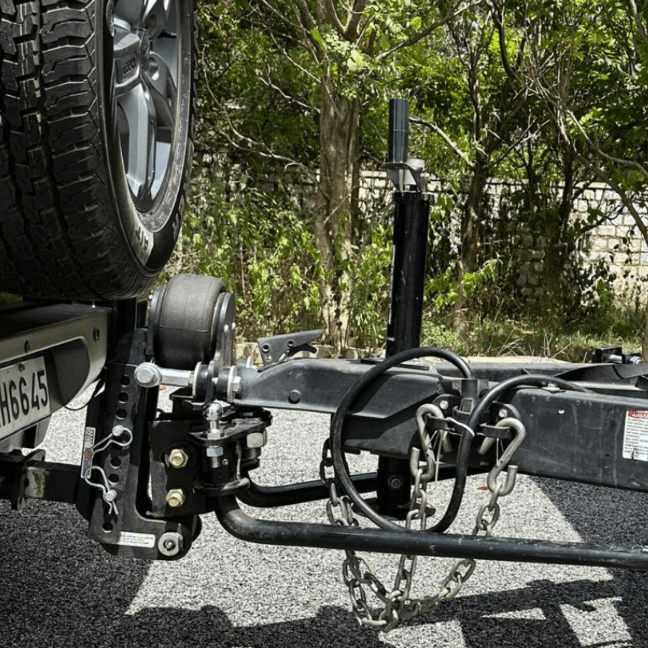 Air Equalizer with WD Hitch Installed