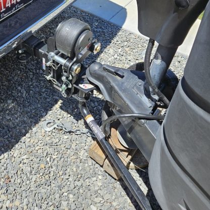 Shocker Air Equalizer Installed with EZ Weight-Distribution Hitch
