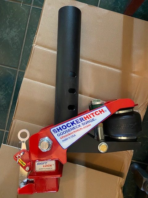 Refurbished Shocker Gooseneck Air Hitch & Coupler (Round Stem - Angled Pin Holes)