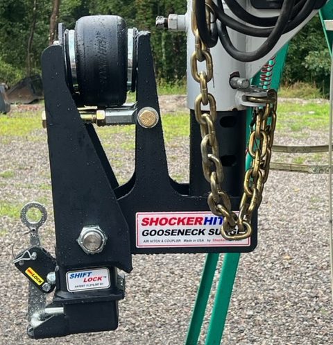 Shocker Gooseneck Air Hitch & Coupler on Sundowner Trailer (Round Stem - Angled Pin)