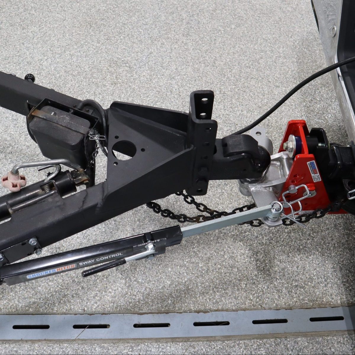 Air Hitch Combo Sway Control Tow Kit - 1 Bar Installed