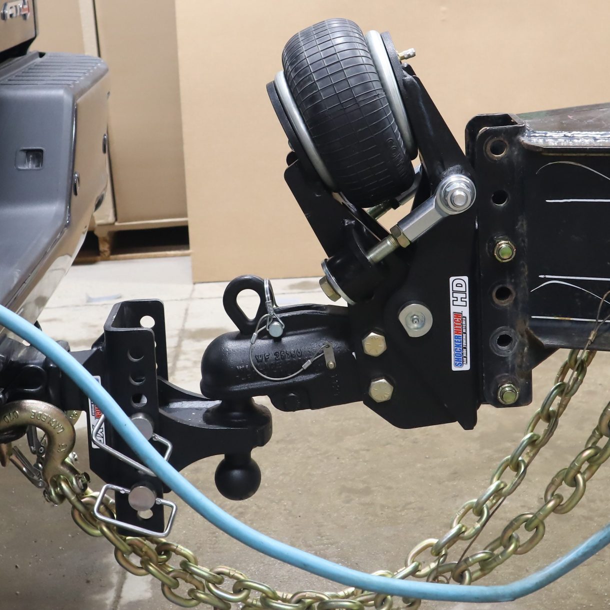 Shocker HD Air Tongue Mount with Wallace HD Auto Locking Coupler for 2-5/16" Ball - Vertical Channel Mount