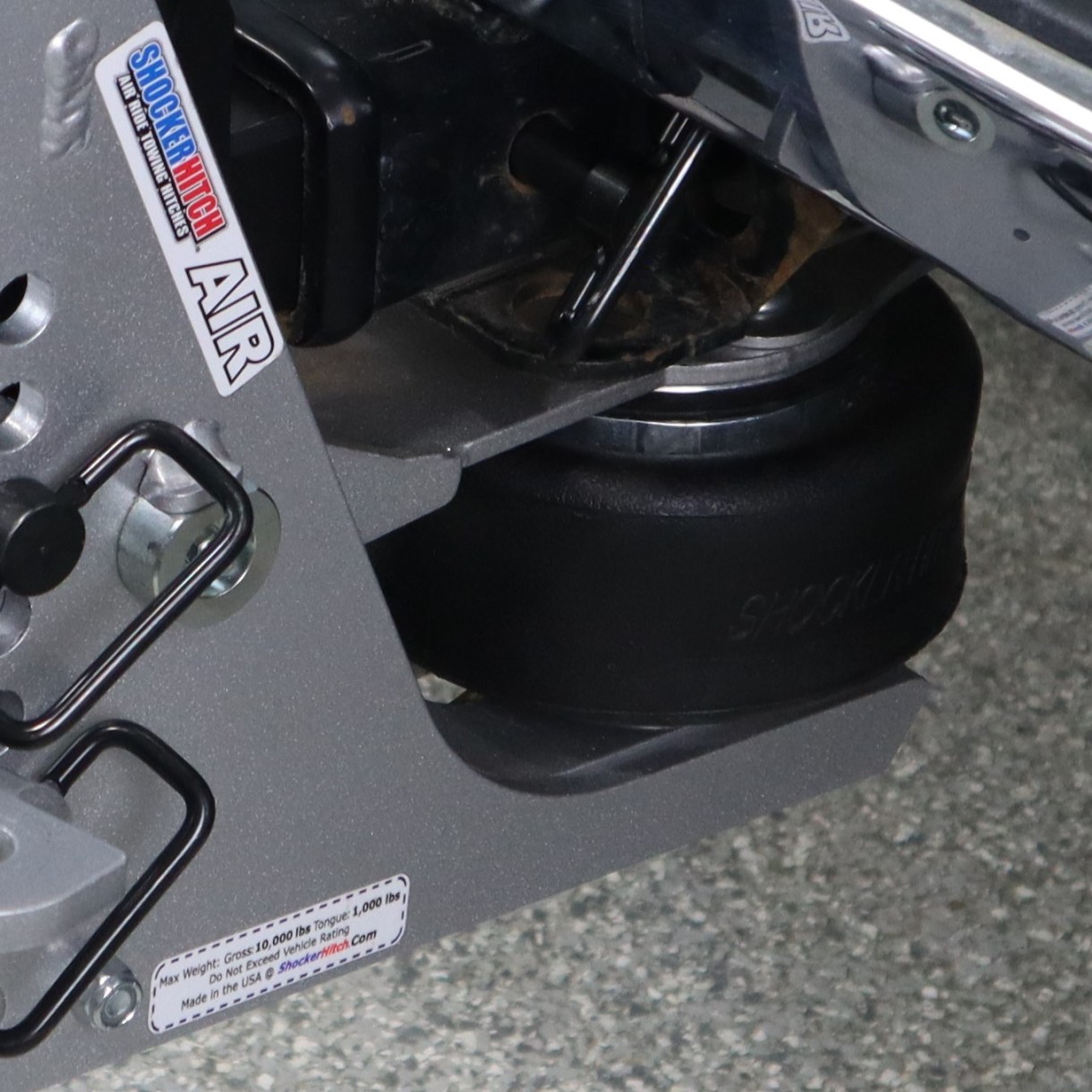 Built in Air Ride Absorbs the Bumps, Tugs & Jerks - Streamline Air Hitch - Fully Adjustable System