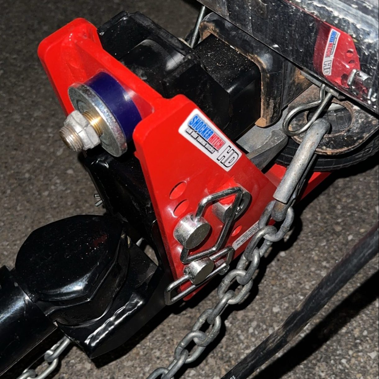 Shocker HD Air Drop Hitch Installed & Hooked Up to Trailer