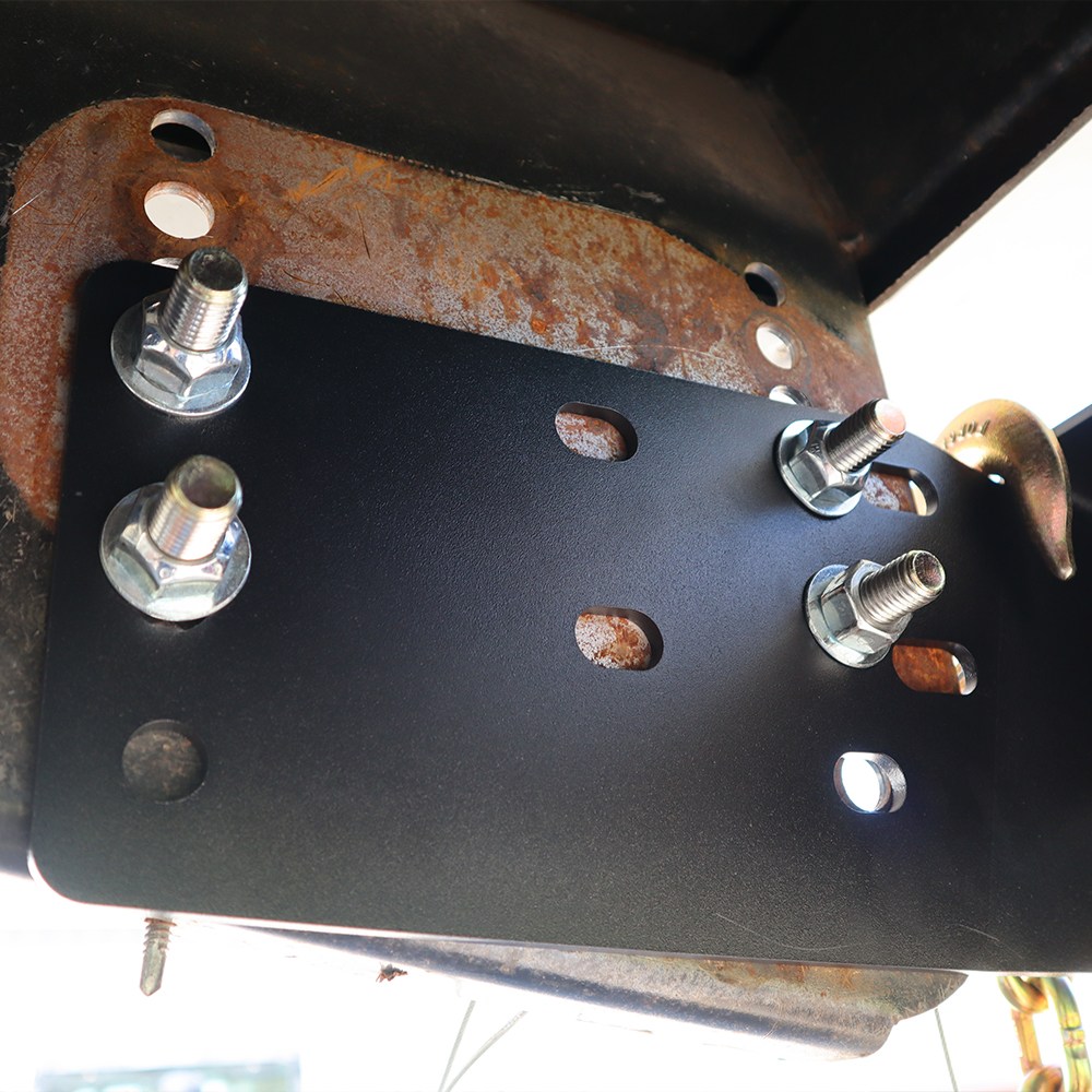 Quick Air Gooseneck with Shift Lock Coupler For 5th Wheel Gooseneck - In Use Bolted