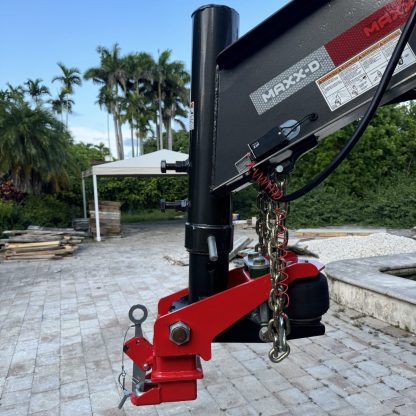 Shocker Gooseneck Air Hitch on Maxx-D Trailer with Round Stem & Straight Pin Holes