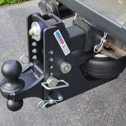 Shocker HD Max Black Air Hitch Installed with Black Combo Ball