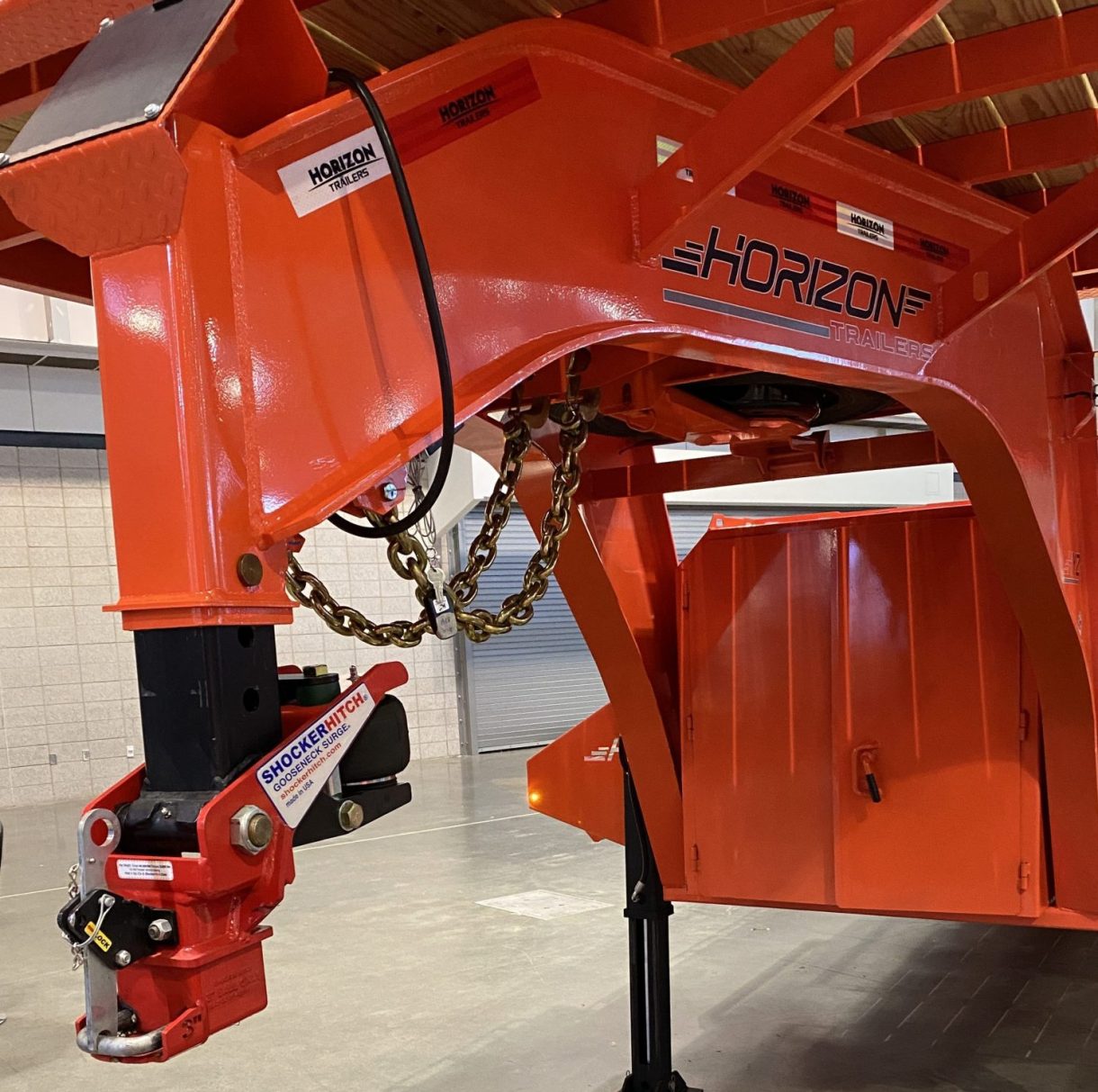 40K Gooseneck Air Hitch & Shift Lock Coupler for 3" Ball - Square Stem Installed on Horizon