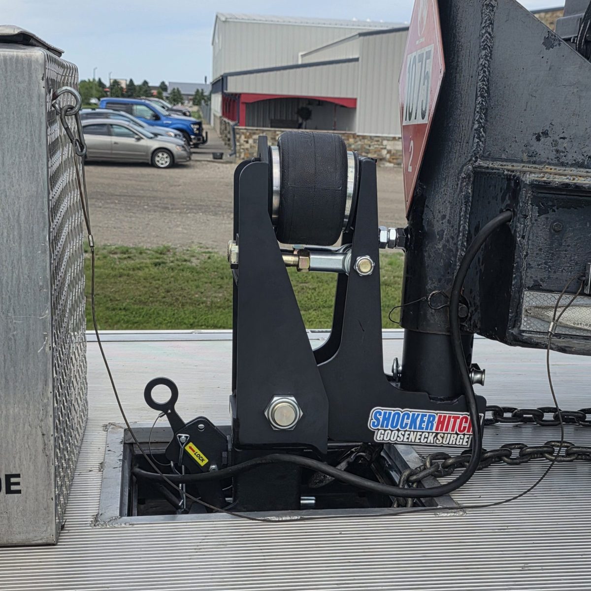 Gooseneck Air Hitch & 9" Offset Multi-Fit Stem with Shift Lock Coupler Installed (Recessed Bed)