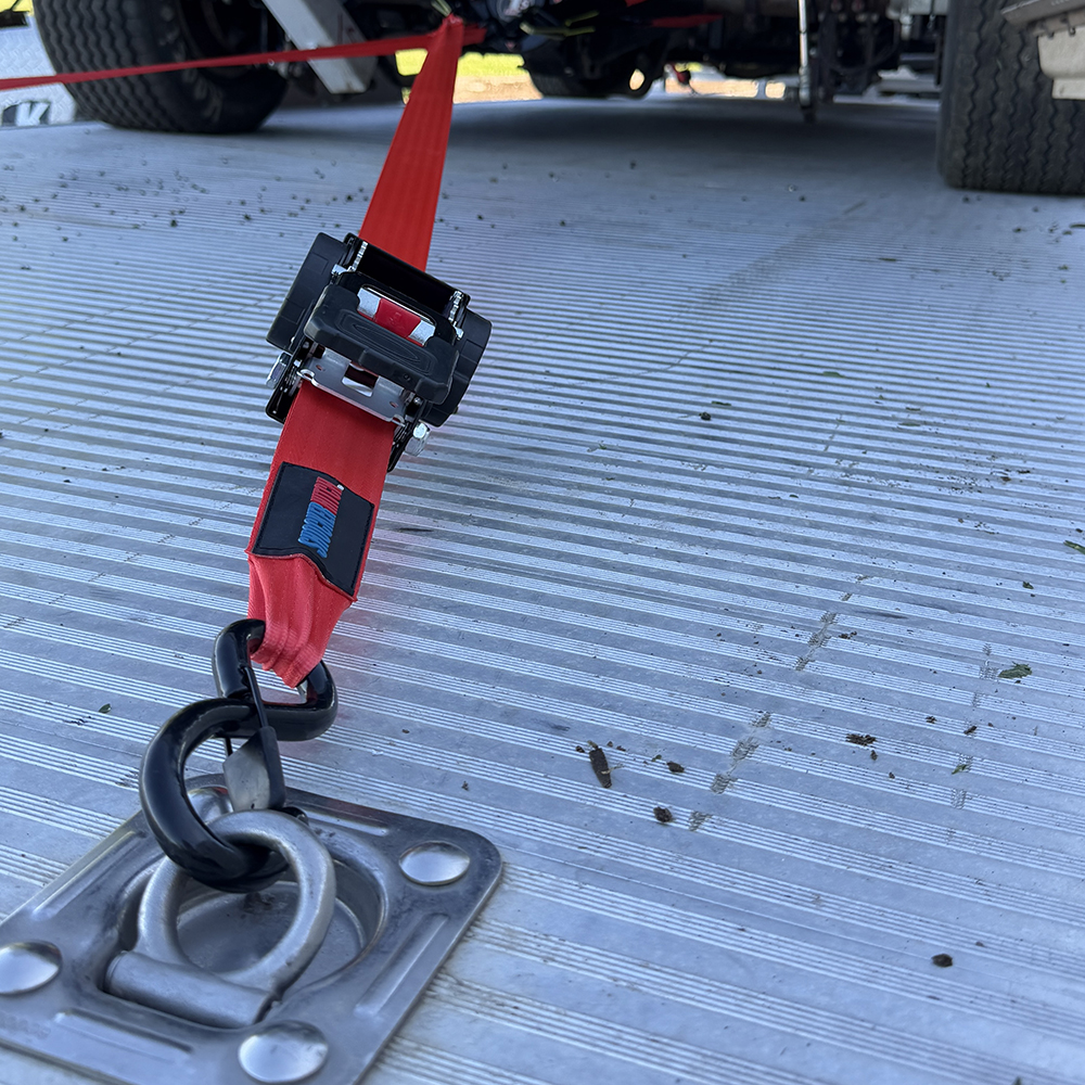 Retractable 2" Ratchet Straps - Close Up