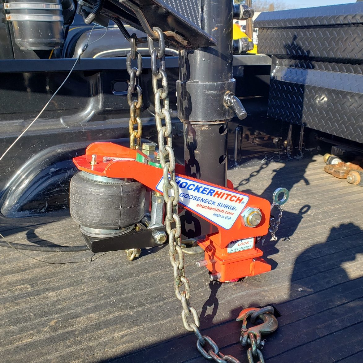 Shocker Gooseneck Air Hitch & Coupler on Hull Porter Trailer
