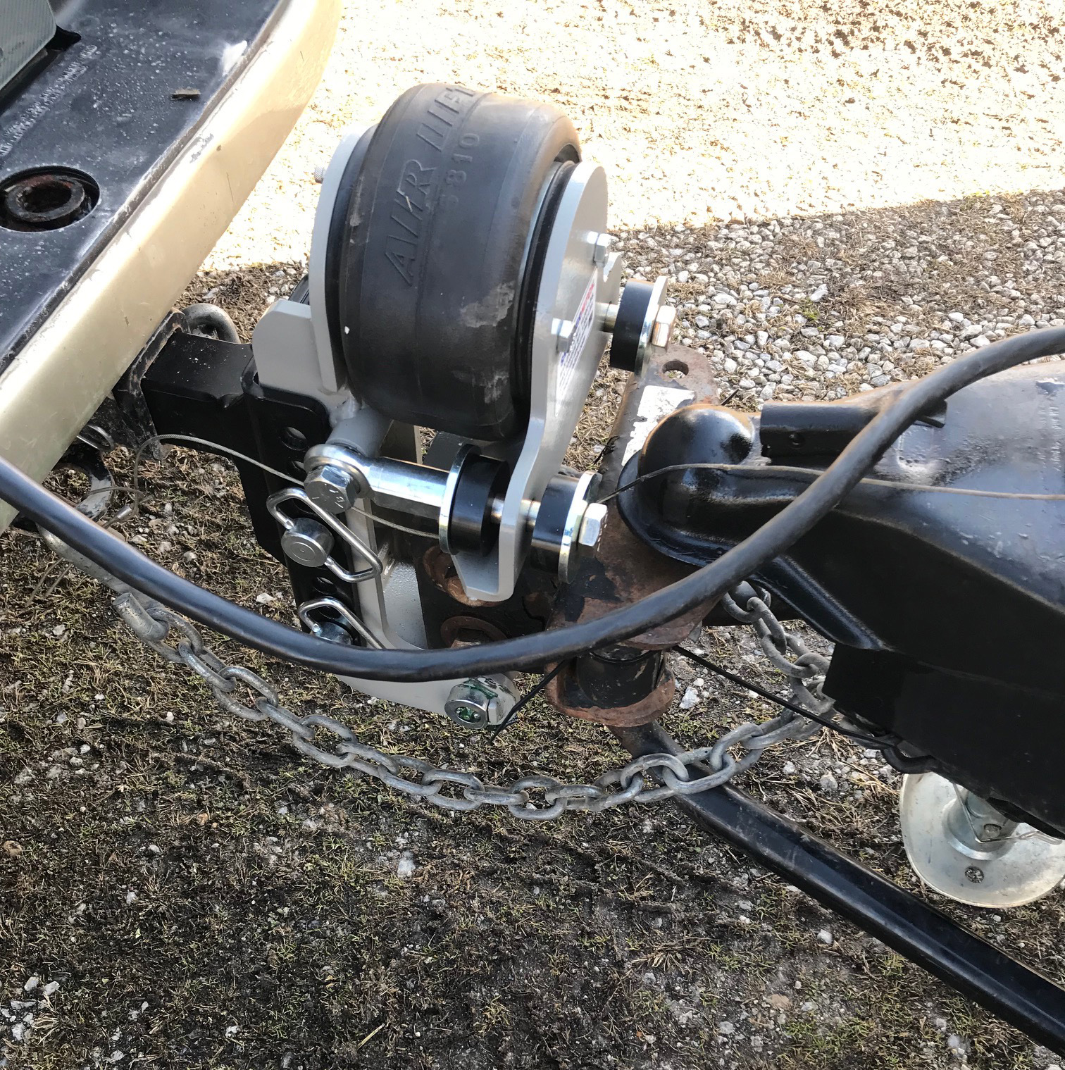 Shocker Air Equalizer for Weight Distribution Hitches